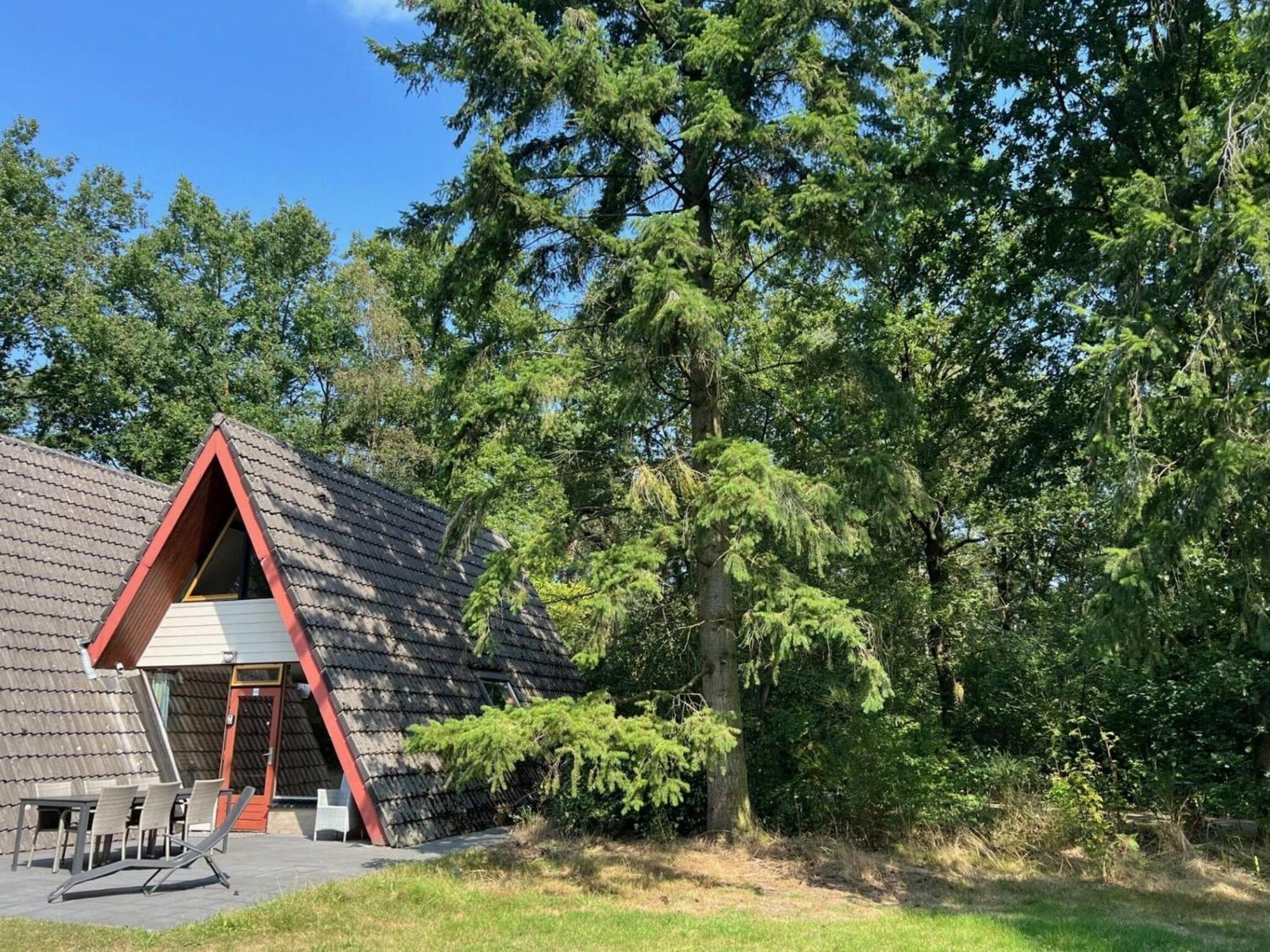 Lovely Holiday Home In Limburg Amid Lush Forest Stramproy Exteriör bild